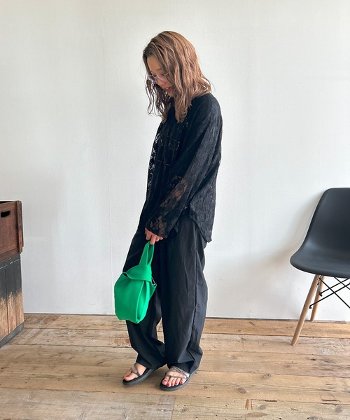 Kotoe(コトエ)の「ビッグシルエット フラワーレーストップス(Tシャツ/カットソー・レディース・ブラック/ホワイト・FREE)」の19枚目の写真