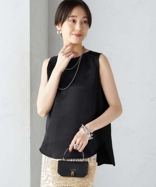 SHIPS（シップス）の「〈手洗い可能〉サテン ノースリーブ ブラウス ◇（シャツ/ブラウス・レディース・ブラック/ベージュ/オフホワイト・ONE SIZE）」の13枚目の写真