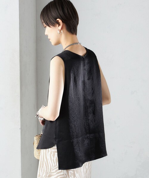 SHIPS（シップス）の「〈手洗い可能〉サテン ノースリーブ ブラウス ◇（シャツ/ブラウス・レディース・ブラック/ベージュ/オフホワイト・ONE SIZE）」の11枚目の写真