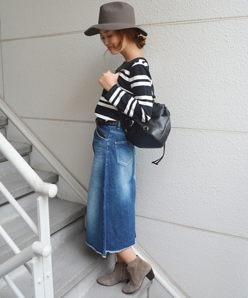 SHIPS for women(シップスフォーウィメン)の「nacer de pie:スエードヒールブーツ◇(ブーツ・レディース・ブラック/グレイッシュベージュ/キャメル・36/37/38/35)」の4枚目の写真