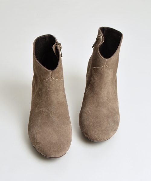 SHIPS for women(シップスフォーウィメン)の「nacer de pie:スエードヒールブーツ◇(ブーツ・レディース・ブラック/グレイッシュベージュ/キャメル・36/37/38/35)」の6枚目の写真