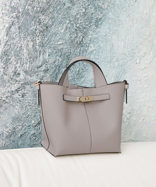 Andemiu（アンデミュウ）の「フロントカナグ2WAYBAG124556（ハンドバッグ・レディース・グレイッシュベージュ/アイボリー/ブラック/ベージュ・FREE）」の2枚目の写真