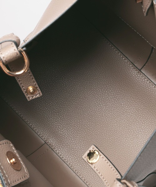 Andemiu（アンデミュウ）の「フロントカナグ2WAYBAG124556（ハンドバッグ・レディース・グレイッシュベージュ/アイボリー/ブラック/ベージュ・FREE）」の16枚目の写真