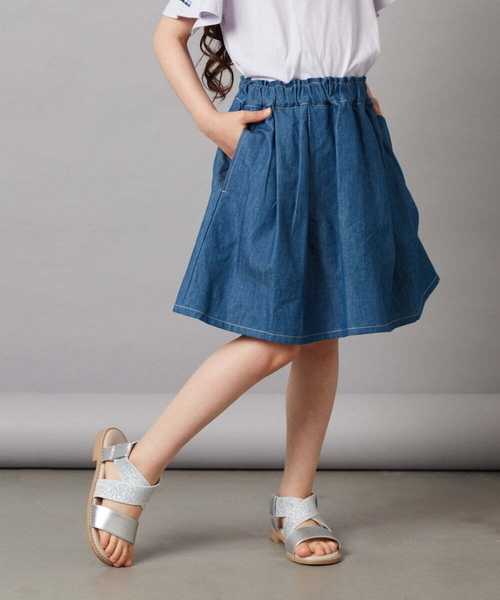 a.v.v（アーヴェヴェ）の「[160]タック＆ギャザーフレアスカート（スカート・キッズ・ブルー/ブラック/ベージュ・160）」の3枚目の写真