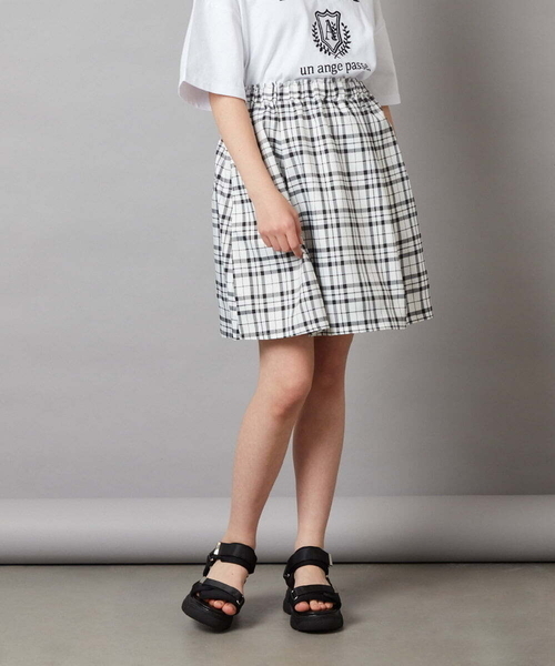 a.v.v（アーヴェヴェ）の「[160]タック＆ギャザーフレアスカート（スカート・キッズ・ブルー/ブラック/ベージュ・160）」の4枚目の写真