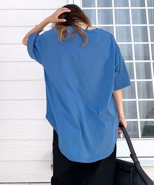 Q（キュー）の「ドライタッチコットンフォトT（Tシャツ/カットソー・レディース・ブルー/チャコールグレー・MEDIUM）」の13枚目の写真