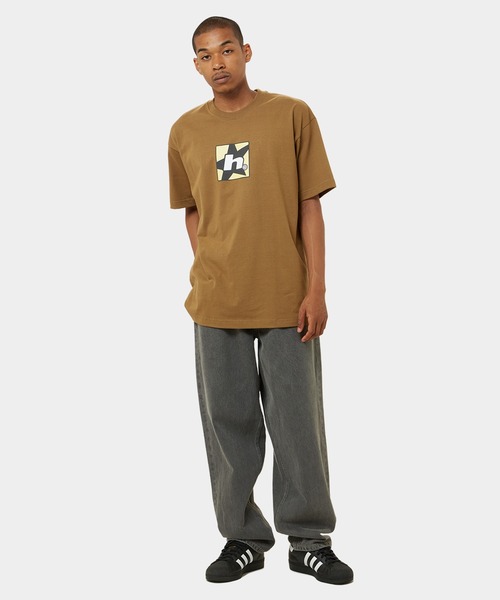 HUF セットアップ : 半袖ポケットTシャツ & スウェットショーツ HUF(ハフ) セットアップ(メンズ) - 海外通販のBUYMA