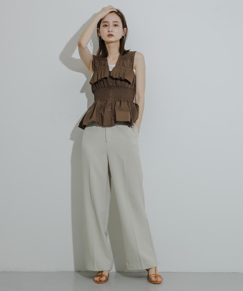 HEYUMM（ヘユム）の「フリルシャーリングペプラムトップ（シャツ/ブラウス・レディース・ブラック/ブルー/ブラウン・ONE）」の7枚目の写真