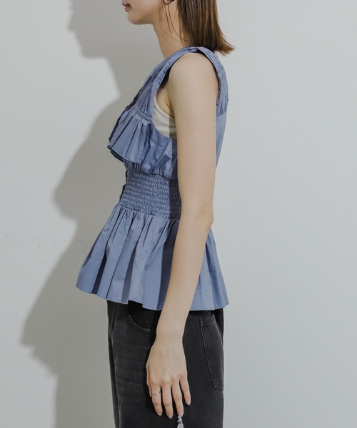 HEYUMM（ヘユム）の「フリルシャーリングペプラムトップ（シャツ/ブラウス・レディース・ブラック/ブルー/ブラウン・ONE）」の17枚目の写真