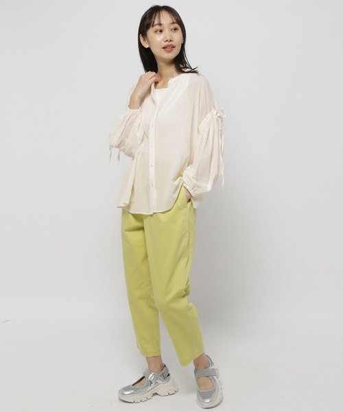 niko and...（ニコアンド）の「袖ギャザーリボンブラウス（シャツ/ブラウス・レディース・ブラウン/ピンク/オフホワイト・FREE）」の4枚目の写真