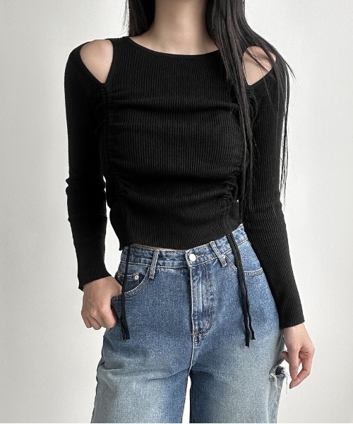 gossip!ロサンゼルス(ゴシップロサンゼルス)の「Y2K カットアウトシャーリングリボンリブニットトップス(Tシャツ/カットソー・レディース・ブラック/パープル/ベージュ/オフホワイト・FREE)」の2枚目の写真