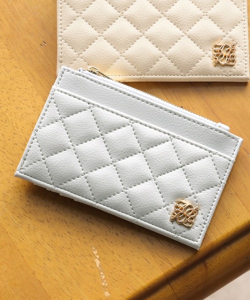 ALTROSE（アルトローズ）の「ミニ財布 カードケース キルティング フラグメントケース ルルナ（カードケース・レディース・ブラック/グレイッシュベージュ/アイボリー/グレー/ライトピンク・FREE）」の3枚目の写真