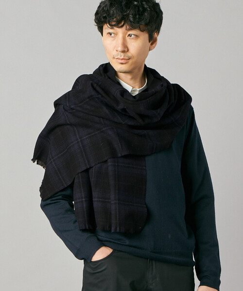 COMME CA MEN(コムサメン)の「【抗菌・防臭】チェック柄 大判マフラー(マフラー・メンズ・ブラック・FREE)」の9枚目の写真