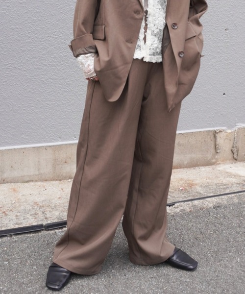gossara(ゴサラ)の「スーツ地タックパンツ(スラックス・レディース・ブラック/カーキ/グレー・MEDIUM)」の3枚目の写真