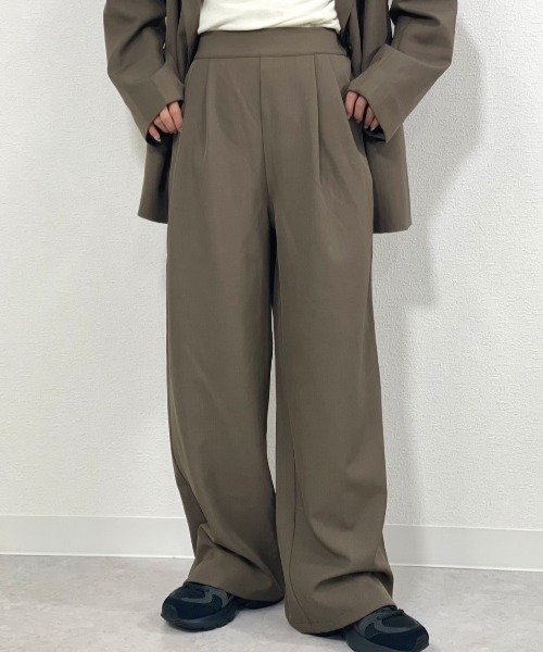 gossara(ゴサラ)の「スーツ地タックパンツ(スラックス・レディース・ブラック/カーキ/グレー・MEDIUM)」の20枚目の写真