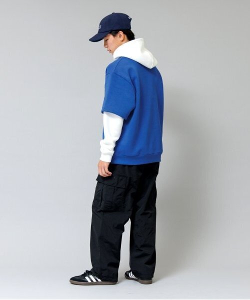 GLAZOS（グラソス）の「【大人向けサイズあり】【あったか】裏起毛・袖レイヤードフロントプリントパーカー（パーカー・キッズ・ブラック/ブルー・L/M/S/LL）」の4枚目の写真