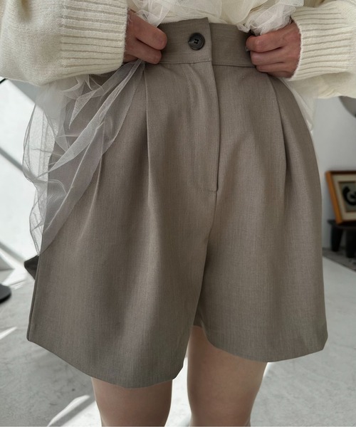 I_am(アイアム)の「double tuck short pants / ダブルタックショートパンツ(その他パンツ・レディース・ベージュ/ブラック/カーキブラウン・FREE)」の14枚目の写真