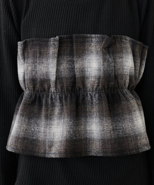 natural couture(ナチュラルクチュール)の「【WEB限定】ビスチェ風ドッキングリブカットTOPS(ニット/セーター・レディース・ボルドー/ブラック・FREE)」の12枚目の写真