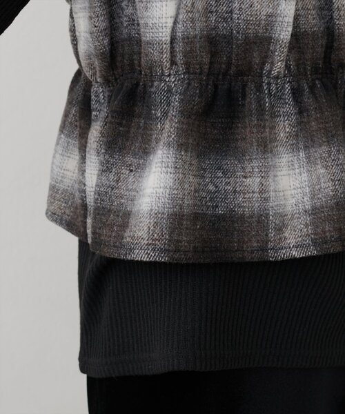 natural couture(ナチュラルクチュール)の「【WEB限定】ビスチェ風ドッキングリブカットTOPS(ニット/セーター・レディース・ボルドー/ブラック・FREE)」の10枚目の写真