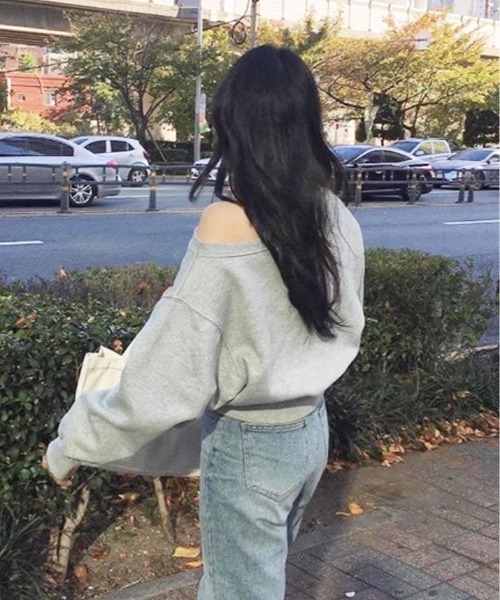 kirakiraShop（キラキラショップ）の「ゆるっと肌見せ、抜け感カジュアル。オフショル トップス（スウェット・レディース・ホワイト/ブラック/グレー・FREE）」の18枚目の写真