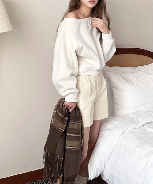 kirakiraShop（キラキラショップ）の「ゆるっと肌見せ、抜け感カジュアル。オフショル トップス（スウェット・レディース・ホワイト/ブラック/グレー・FREE）」の14枚目の写真