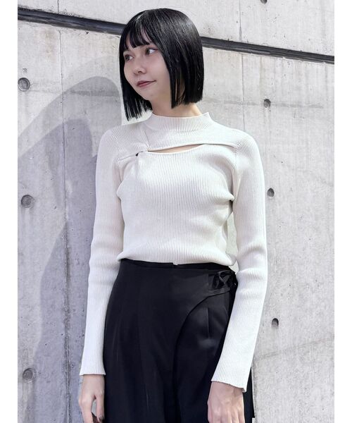 MURUA(ムルーア)の「カットツイストタイトニット(ニット/セーター・レディース・アイボリー/ブラック/ブルー/ピンク・FREE)」の6枚目の写真