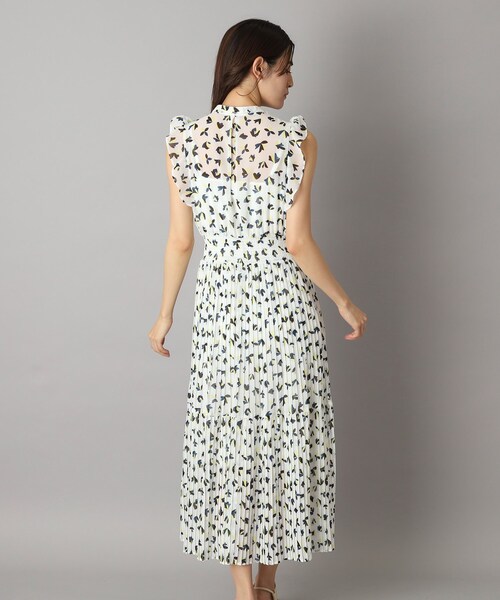 DRESSTERIOR(ドレステリア)の「シアーリーフフリルスリーブワンピ(ワンピース・レディース・ホワイト系3・38/36/34)」の15枚目の写真