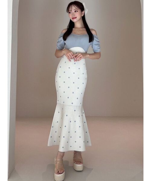 RESEXXY（リゼクシー）の「オフショルドットマーメイドニットワンピース（ワンピース・レディース・ベージュ/ブルー/ブラック・FREE）」の8枚目の写真