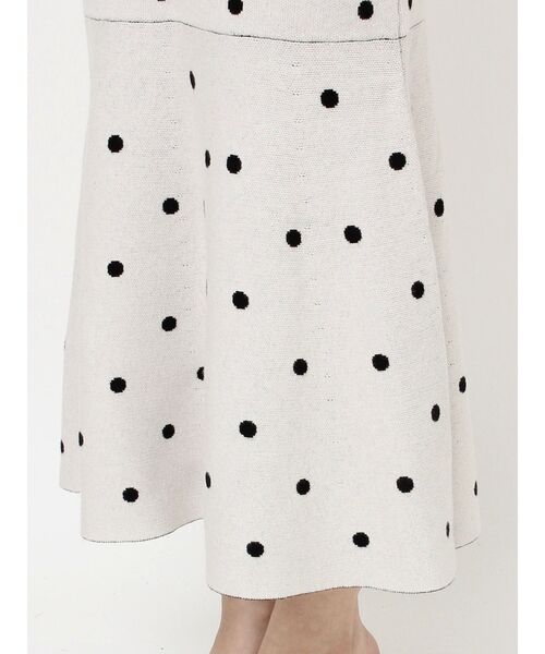 RESEXXY（リゼクシー）の「オフショルドットマーメイドニットワンピース（ワンピース・レディース・ベージュ/ブルー/ブラック・FREE）」の13枚目の写真