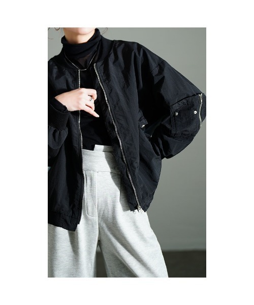 Sawa a la mode(サワアラモード)の「異素材ドッキングブルゾン(ノーカラージャケット・レディース・ブラック・FREE)」の11枚目の写真