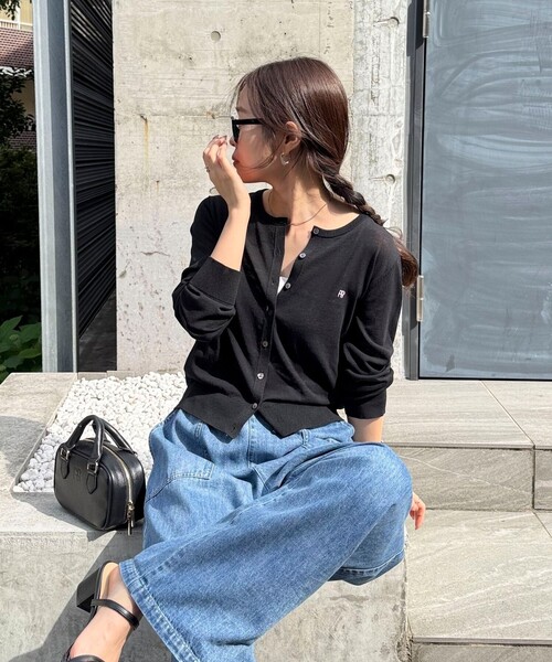 fredy emue（フレディエミュ）の「FR刺繍ベーシックサマーカーディガン（カーディガン/ボレロ・レディース・オフホワイト/ブラック/ブラウン/ミント・38）」の2枚目の写真