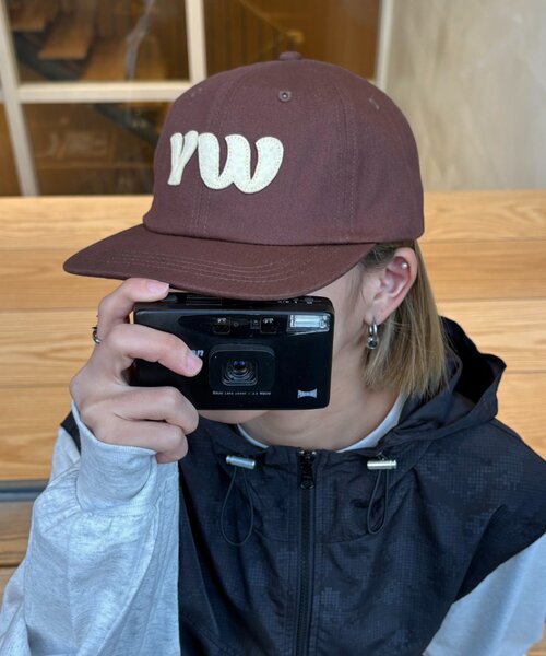 CIAOPANIC TYPY(チャオパニックティピー)の「【UNISEX】フェルトロゴキャップ(キャップ・レディース・ネイビー/ブラウン/アイボリー・ONE SIZE)」の8枚目の写真