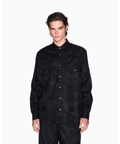 ARMANI EXCHANGE（アルマーニエクスチェンジ）の「【A|X アルマーニ エクスチェンジ】ジャカードカモフラージュ スタンドカラーシャツ/COMFORT（シャツ/ブラウス・メンズ・カモフラージュ・LARGE/SMALL/X-LARGE/MEDIUM/X-SMALL）」の2枚目の写真