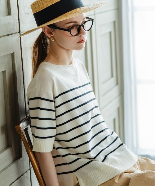 Maison INNESS（メゾンアイネス）の「【T-KNIT】綿混5分袖アイレットネックオーバーサイズニットトップス【接触冷感・毛玉になりにくい】＜大きいサイズ有＞（ニット/セーター・レディース・ブラック/ホワイト×ブラック/杢グレー/イエロー/モカ/サックスブルー・3L/S/M/L/LL/4L/5L）」の2枚目の写真
