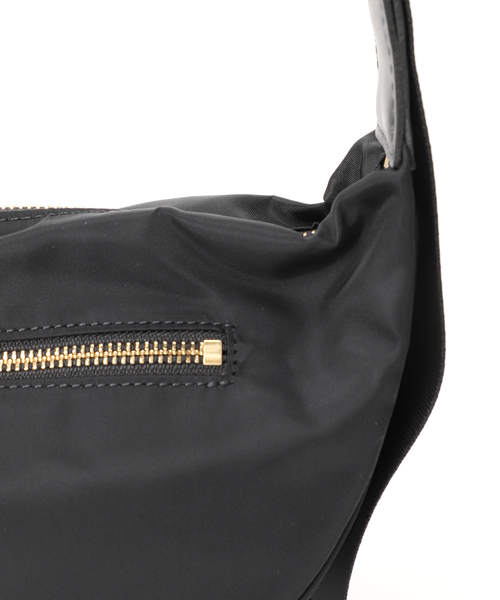 Spick & Span(スピックアンドスパン)の「《WEB限定追加》VIOLAd’ORO / ヴィオラドーロ BIANCA ナイロンショルダー(ショルダーバッグ・レディース・ベージュ系その他/ブラック・FREE)」の4枚目の写真