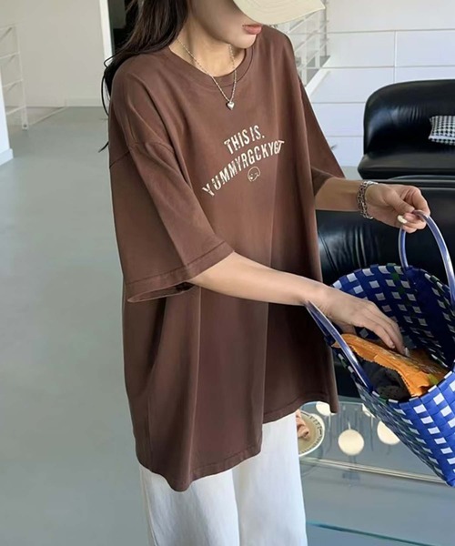 aimoha(アイモハ)の「メッセージプリントTシャツ(Tシャツ/カットソー・レディース・ホワイト/ブラック/イエロー/チョコ・FREE)」の1枚目の写真