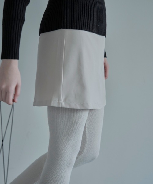 ALORA THE WAY(アロラザウェイ)の「layered mini skirt(スカート・レディース・オフホワイト/グレー・MEDIUM)」の1枚目の写真