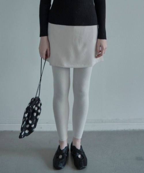 ALORA THE WAY(アロラザウェイ)の「layered mini skirt(スカート・レディース・オフホワイト/グレー・MEDIUM)」の8枚目の写真
