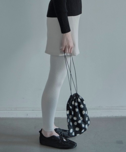 ALORA THE WAY(アロラザウェイ)の「layered mini skirt(スカート・レディース・オフホワイト/グレー・MEDIUM)」の9枚目の写真