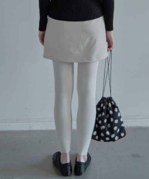 ALORA THE WAY(アロラザウェイ)の「layered mini skirt(スカート・レディース・オフホワイト/グレー・MEDIUM)」の10枚目の写真