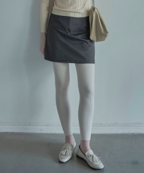 ALORA THE WAY(アロラザウェイ)の「layered mini skirt(スカート・レディース・オフホワイト/グレー・MEDIUM)」の3枚目の写真
