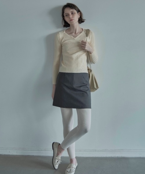 ALORA THE WAY(アロラザウェイ)の「layered mini skirt(スカート・レディース・オフホワイト/グレー・MEDIUM)」の4枚目の写真