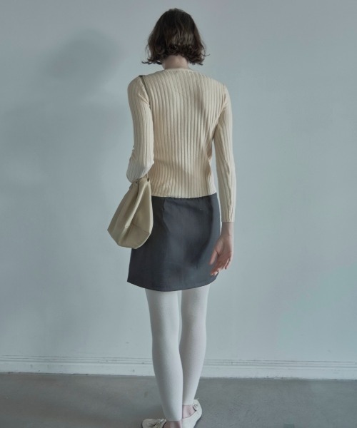 ALORA THE WAY(アロラザウェイ)の「layered mini skirt(スカート・レディース・オフホワイト/グレー・MEDIUM)」の5枚目の写真