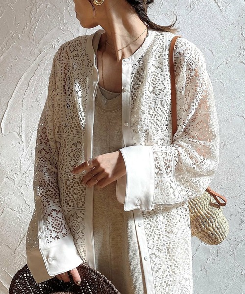 Doula Doula（ドゥーラドゥーラ）の「パネルレースノーカラーブラウス（シャツ/ブラウス・レディース・ブラック/アイボリー・FREE）」の2枚目の写真