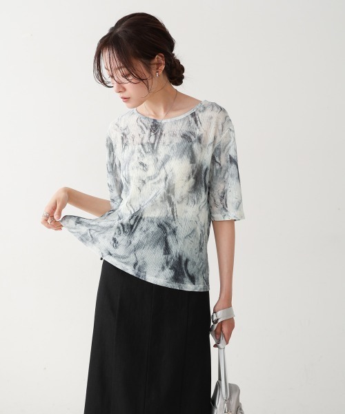 Bab(バブ)の「ニュアンスプリントシアーカットソー(Tシャツ/カットソー・レディース・グレー/グリーン/ベージュ・FREE)」の4枚目の写真
