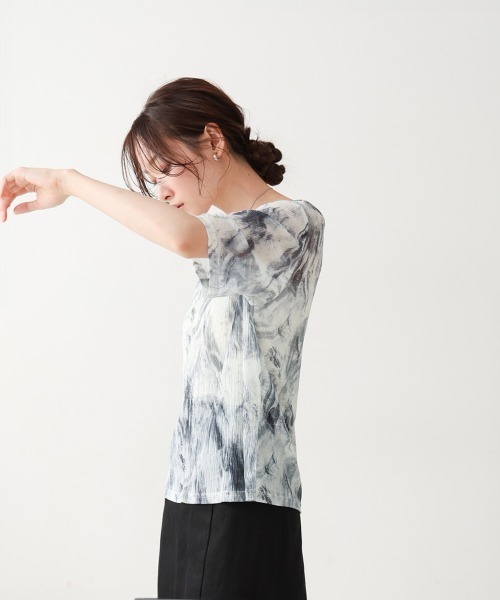 Bab(バブ)の「ニュアンスプリントシアーカットソー(Tシャツ/カットソー・レディース・グレー/グリーン/ベージュ・FREE)」の8枚目の写真