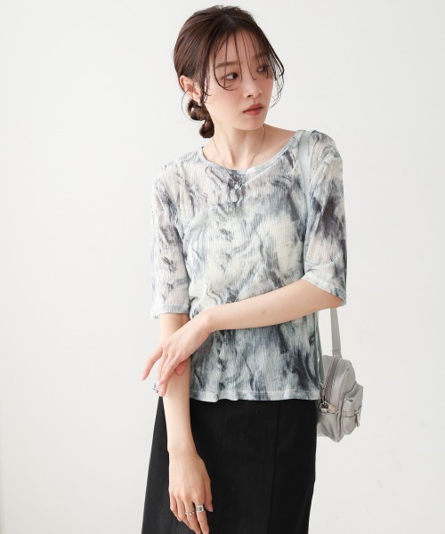 Bab(バブ)の「ニュアンスプリントシアーカットソー(Tシャツ/カットソー・レディース・グレー/グリーン/ベージュ・FREE)」の10枚目の写真
