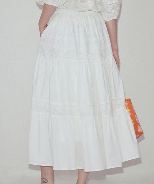 Fano Studios（ファノ ストゥディオズ）の「ティアード ロングスカート  FX25B041【Fano Studios】【2025SS】（スカート・レディース・ホワイト・L/M/S）」の3枚目の写真
