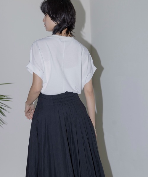 Eimee Law(エイミーロウ)の「テープロゴエンブロフレンチTシャツ(Tシャツ/カットソー・レディース・チャコールグレー/オフホワイト/アイボリー/ブラック・FREE)」の5枚目の写真