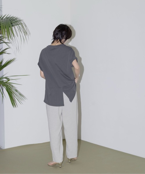Eimee Law(エイミーロウ)の「テープロゴエンブロフレンチTシャツ(Tシャツ/カットソー・レディース・チャコールグレー/オフホワイト/アイボリー/ブラック・FREE)」の11枚目の写真